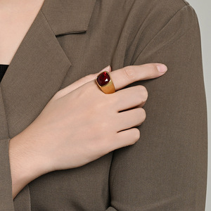 Cross-border yunnique unisex light luxury glass red diamond gemstone ring, stylish titanium steel index finger ring - Product Image 3