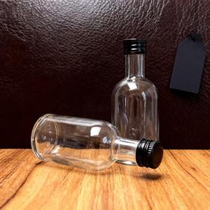 Clear Mini Small 50ml Licor Alcohol Glass Botella de vino con tapón de rosca para marca Serigrafía Brandy <span class=keywords><strong>Gin</strong></span> and <span class=keywords><strong>Gin</strong></span> - Product Image 5