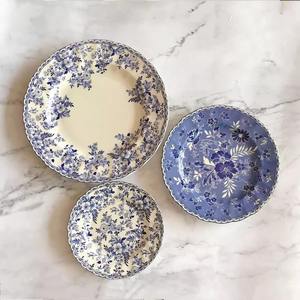 طقم أواني طعام من السيراميك بنقشة زهور باللونين الأزرق والأبيض قابل للتخصيص، أطباق عصرية فاخرة وتقليدية مع حفر للفنادق وموسم العودة إلى المدارس - Product Image 2