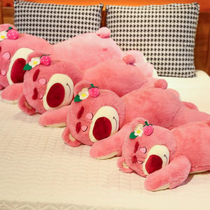 Ours en peluche fraise croquante créatif et nouveau, avec rembourrage en coton PP, grande taille, vente en gros - Product Image 2