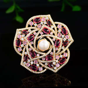 Nuevo Broche de Lujo para Mujer, Diseño Hueco de <span class=keywords><strong>Camelia</strong></span>, Chapado en Oro, Elegante y Sofisticado, con Circonita, para Vestidos de Novia - Product Image 5