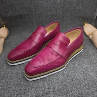 Mocassins Penny Magenta Audacieux pour Hommes, en Cuir Texturé Tressé, Légers, à Plateforme Épaisse Superposée, 1 Paire MOQ