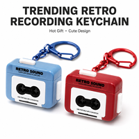 Porte-clés tendance rétro en forme de cassette, mini enregistreur vocal, lecteur de bande, breloque de sac, cadeau souvenir créatif et mignon pour la Saint-Valentin