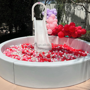 Équipement de location pour fête d'enfants, grand cercle de fleurs en mousse, aire de jeux douce pour tout-petits, piscine à balles blanche avec toboggan simple - Product Image 4