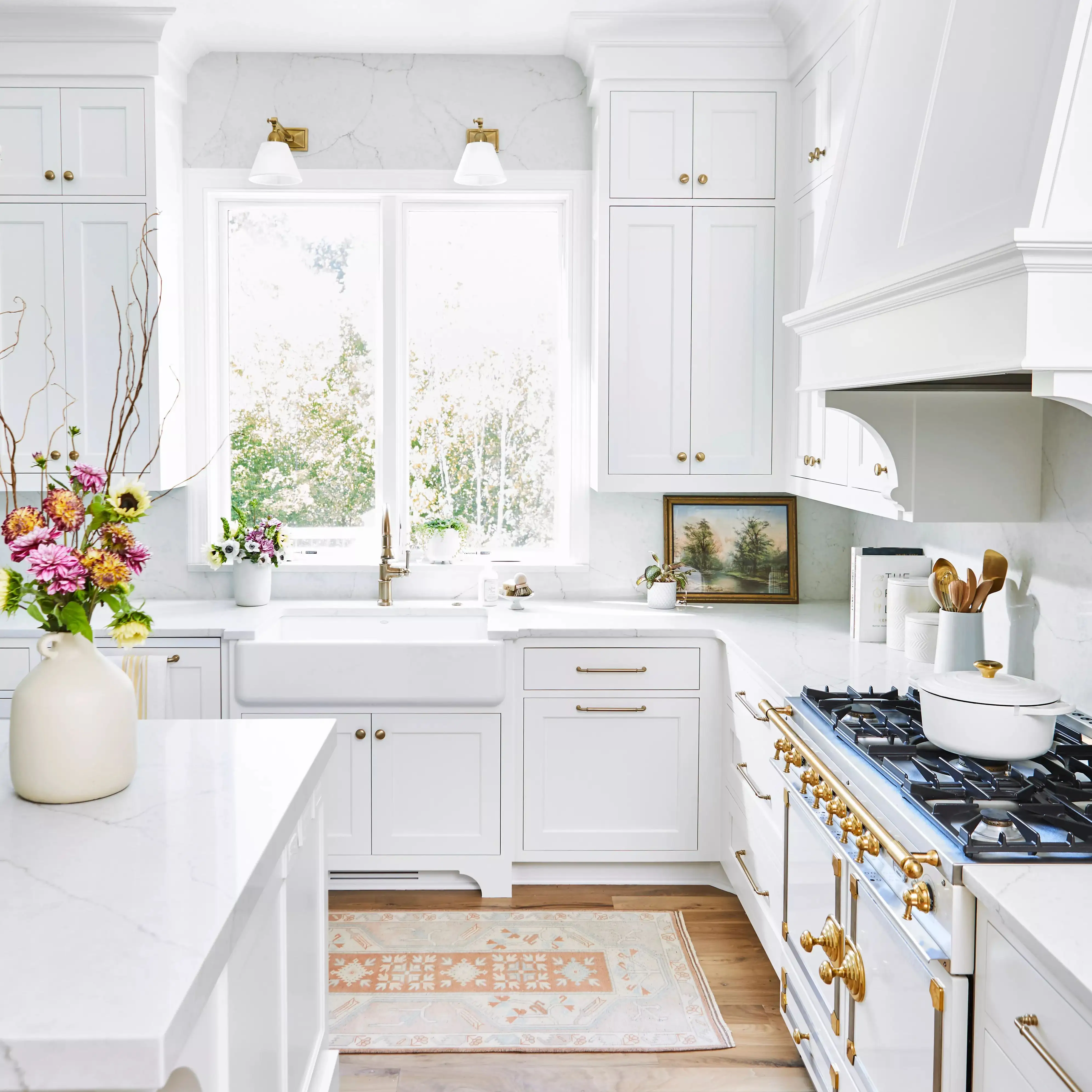 European Style Luxury Solid Wood Modular Kitchen Furniture Modern Design Kitchen Cabinet White Wood Kitchen Cabinet
