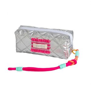 กระเป๋าเครื่องเขียนนักเรียนโพลีเอสเตอร์แบบมีซิป ดีไซน์ใหม่ทันสมัย กระเป๋าใส่เครื่องสำอางแบบถือและแขวนได้ - Product Image 3