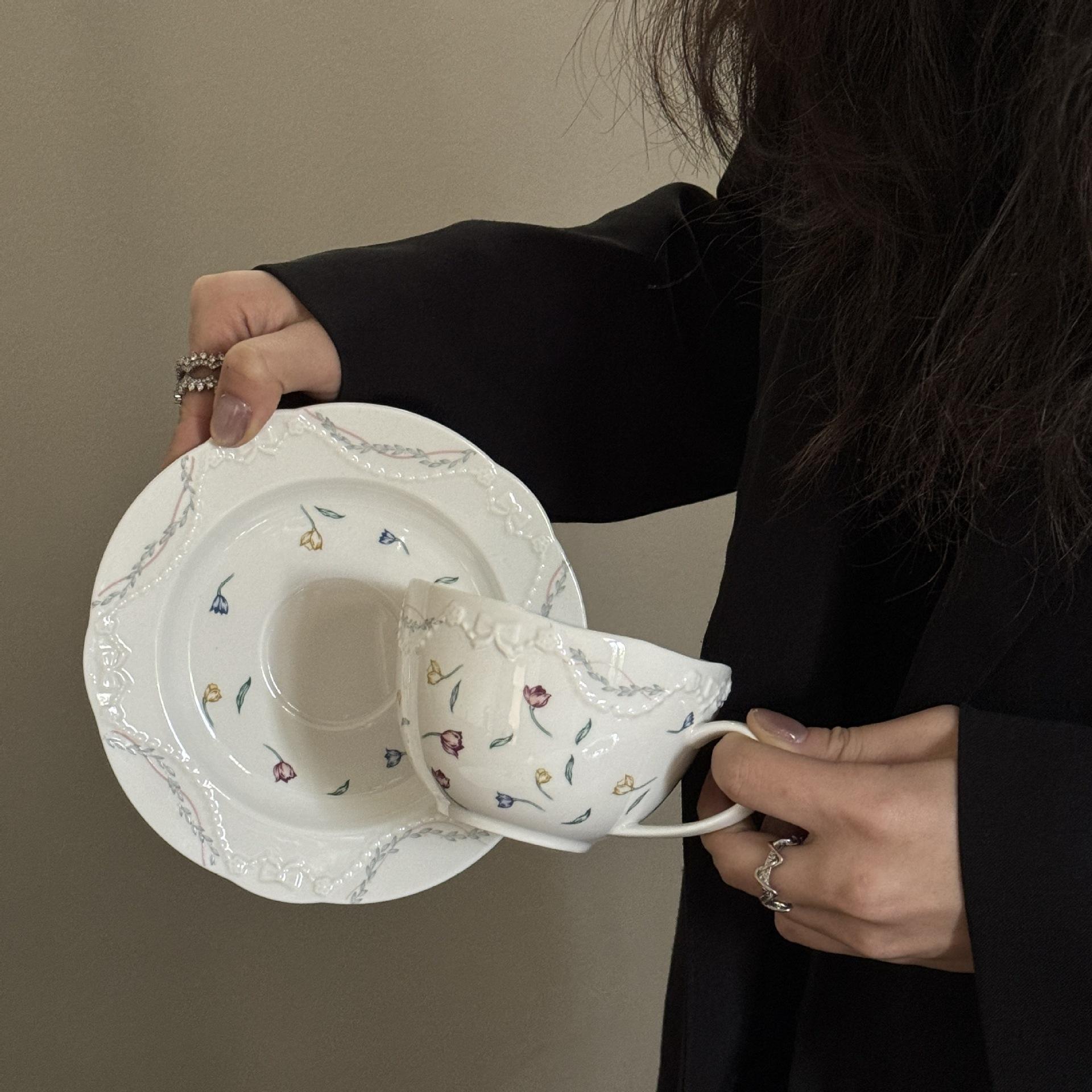 A 200ML cup and plate for the fugitive Lord