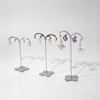 Organisateur de rangement pour boucles d'oreilles en métal avec crochets doubles courbés et base florale pour présentoir de bijoux de boutique