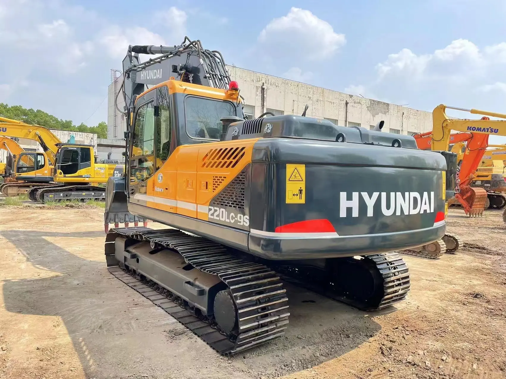 Ban Đầu 22 Tấn Chất Lượng Cao Thứ Hai Tay Diggers Sử Dụng Crawler Máy Xúc Thiết Bị Nặng Máy Móc Hyundai R220LC-9S