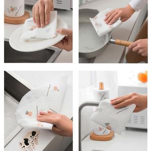 Rollo de papel de cocina impreso de fibra de madera, antiadherente y resistente al aceite para cocinar y limpiar - Product Image 4
