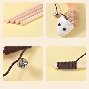 Juguete interactivo de madera duradero para gatos con campana de plumas y caña de jugar, para felinos teaser para gatos domésticos, divertido bastón de madera de lino, palo de juguete para gatos - Product Image 3