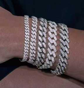 Bracelet gourmette de luxe en argent sterling 925 avec diamant de laboratoire, finition polie, bijou élégant pour le quotidien - Product Image 1