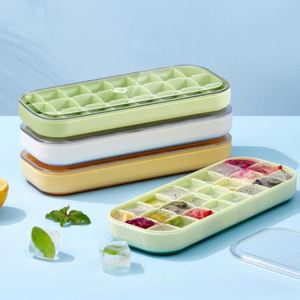 Moule en silicone de qualité alimentaire avec couvercle, bac à glaçons 24 cavités - Product Image 3