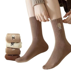 Women's Mid Calf Socks Vertical Stripe Seamless Sweat Absorbent Polyester Embroidery Autumn Winter Fashion Long Socks - Product Image 3