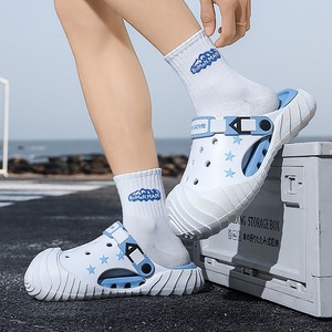 Sandalias de Verano para Hombre y Mujer, Diseño Transpirable con Orificios, Correa de Talón Ajustable, Antideslizantes, de EVA, para Jardín y Playa - Product Image 2