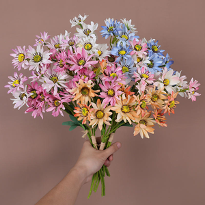Flor de Margarita Artificial Realista de Seda al por Mayor de Fábrica para Decoración de Bodas, Eventos y Fiestas en el Hogar - Product Image 1