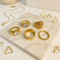 Retro einfache große Zirkon geflochtene breite Ring Mode Edelstahl vergoldet Metall Hohlring für Männer und Frauen