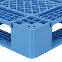 Palette en plastique robuste 1400x1100mm pour utilisation en entrepôt et transport sur rayonnages