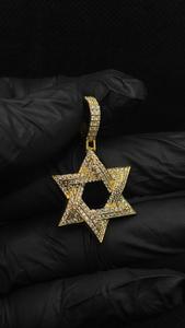 Colgante Estrella de David Chapado en Oro de 14k con Incrustaciones de Diamantes, Collar con Amuleto de Estrella Judía de Moissanita, Colgante Religioso de Estrella de Oro Estilo Hip Hop - Product Image 2
