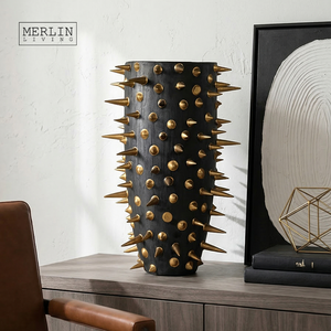 Merlin Living Unique Gold Plated Luxury Floor Flower Bottle Novedad moderna Remache Diseño Decoración para el hogar para jarrón mate Tabletop V - Product Image 3