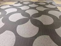 Carreaux de granit blancs et noirs antidérapants pour revêtement de sol de piscine extérieure et granit en mosaïque