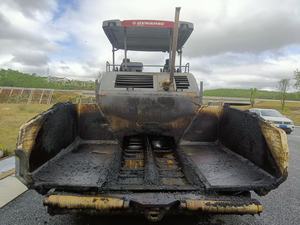 آلة رصف الأسفلت المستعملة عالية الجودة دايناباك SD2530CS - آلة رصف الأسفلت الفعالة لإنشاء الطرق - Product Image 2