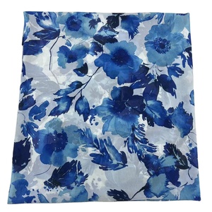 Tela de impresión digital floral grande azul de moda posterior 70gsm 100% gasa de seda compuesta de poliéster - Product Image 1