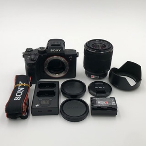 Appareil photo plein format Sony Alpha <span class=keywords><strong>7R</strong></span> <span class=keywords><strong>III</strong></span> A7R3 en gros avec kit objectif 28-70mm OSS, 42,4MP, 4K, double carte SD, batterie Z, pack professionnel - Product Image 3