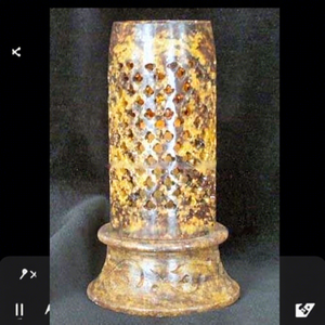 Hermoso Portavelas de Piedra Ollera Hecho a Mano, Cilíndrico, Sostenible, Duradero, Acabado Pulido, Decoración para el Hogar, Navidad - Product Image 1