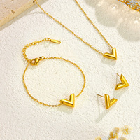 Conjunto de Joyería con Letra V, Minimalista, de Lujo Ligero, para Mujer, Cadena para Clavícula, Pulsera, Aretes, Acero Inoxidable, Venta al Por Mayor