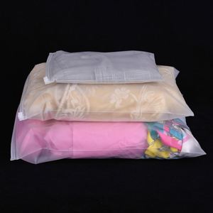 ถุงซิปแบบก้นเหลี่ยมพิมพ์ลายตามสั่ง ย่อยสลายได้ เป็นมิตรกับสิ่งแวดล้อม สำหรับบรรจุภัณฑ์เสื้อผ้าและรองเท้า พิมพ์ลายด้วยเทคนิคซิลค์สกรีน - Product Image 5