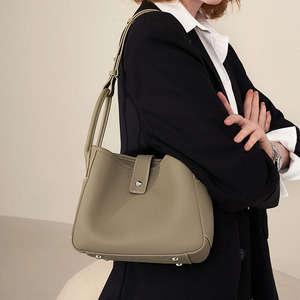 Bolso Bandolera Minimalista Coreano <span class=keywords><strong>de</strong></span> Cuero Genuino para Mujer, Bolso <span class=keywords><strong>de</strong></span> Hombro Pequeño <span class=keywords><strong>de</strong></span> Piel Vacuna Suave, Elegante Bolso Mensajero Femenino, MOQ Bajo - Product Image 5