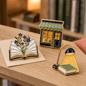 เข็มกลัดเคลือบลายหนังสือสุดน่ารักสำหรับคนรักหนังสือ - Product Image 2