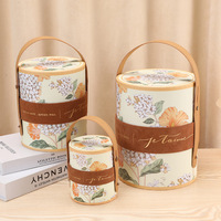 Boîte cadeau en carton bronzé pour bonbons festifs, avec fleurs cousues, finition mate et gaufrage, idéale pour les cadeaux de mariage haut de gamme