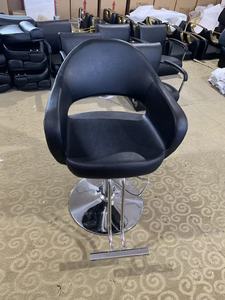 Fauteuil de Barbier Hydraulique Noir en Gros, Chaise de Coiffure Réglable pour Salon, Mobilier Commercial de Salon avec Base Ronde - Product Image 3