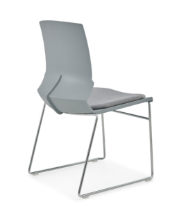 Sillas de <span class=keywords><strong>Restaurante</strong></span> Modernas de Plástico PP Resistente para Uso en Exteriores y Granjas - Diseño Duradero de Respaldo y Asiento - Product Image 4