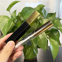 Boîte personnalisée logo 4ml tube de brillant à lèvres rond en plastique or noir, récipient transparent pour brillant à lèvres avec capuchon noir doré
