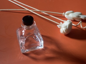 Bán Buôn 50Ml Nhà Hương Thơm Chai Thủy Tinh Hoa Nước Hoa Độc Đáo Mùi Hương Hoa Reed Khuếch Tán Sang Trọng - Product Image 4