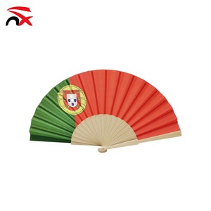Ensemble complet d'articles pour fans de sport avec motif du drapeau national du Portugal : casquettes, perruque, collier, bracelet à agiter, tasse en céramique, promotion - Product Image 4