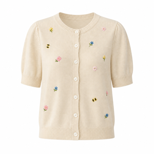 <span class=keywords><strong>Cardigan</strong></span> en tricot à manches courtes pour femme, broderie florale dispersée, col rond, couleur crème, OEM ODM, vente en gros, marque privée, faible MOQ, commande en gros - Product Image 1
