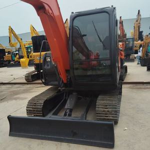 Mini-excavatrice sur chenilles Hitachi ZX60 d'occasion, 6 tonnes, d'origine japonaise, avec lame de bulldozer, pour la construction et l'agriculture, avec certification CE - Product Image 4