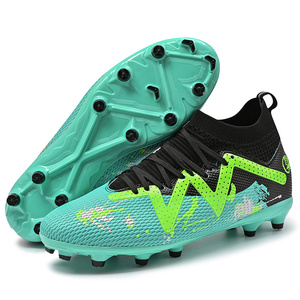 Chaussures de football confortables pour hommes adultes 2025 Nouveau Imperméable Léger Respirant Antidérapant Durable Crampons de football - Product Image 4