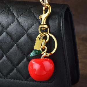 Porte-clés de haute qualité avec pendentif en forme de cerise exquis, décoration pour <span class=keywords><strong>sac</strong></span> à main <span class=keywords><strong>Coach</strong></span>, <span class=keywords><strong>sac</strong></span> à bandoulière, porte-clés de haute qualité, accessoire pour sacs - Product Image 4