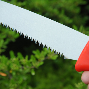 Sierra de mano Old Friend de 240 mm con hoja de acero inoxidable y mango rojo, herramienta de poda para jardín - Product Image 4
