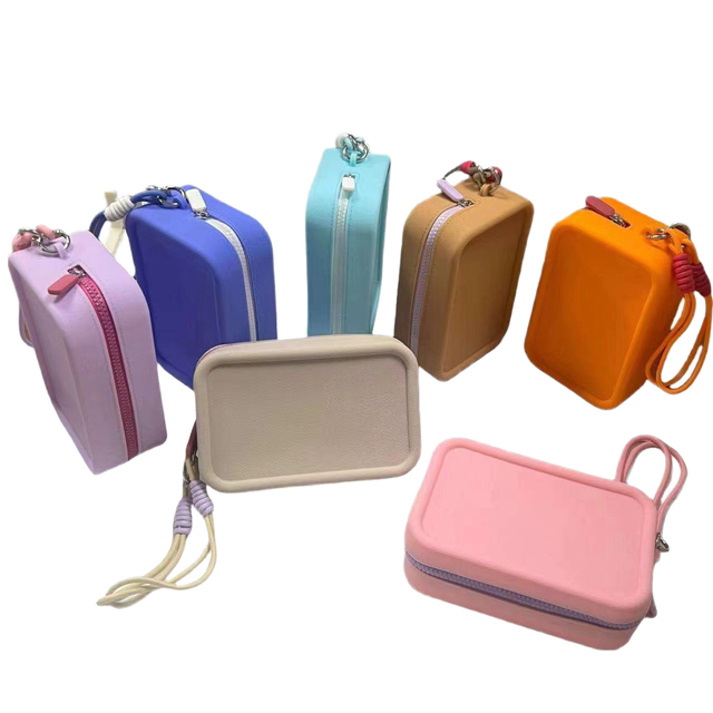 Custom Fashion Zipper Small Women's Travel Storage Bag Waterproof Candy Products Cosmetics Silicone Makeup Bag