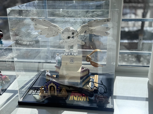 Boîte de présentation anti-poussière en plastique pour figurines d'action verticales, modèle 76391 Hogwarts Hedwig, à assembler soi-même, pour usage intérieur, chinois - Product Image 6