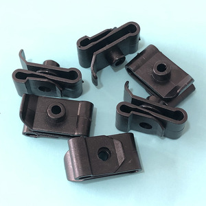 Sujetador automotriz de plástico Toyota: Tornillo de fijación y clip S para revestimiento interior del guardabarros y protector de chasis 9046705114 - Product Image 4