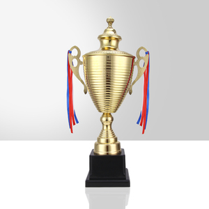 Coupe <span class=keywords><strong>de</strong></span> trophée en métal plaqué or <span class=keywords><strong>De</strong></span> <span class=keywords><strong>Mo</strong></span> TM-A en gros, personnalisable avec gravure, pour récompense <span class=keywords><strong>de</strong></span> champion, événements scolaires, clubs sportifs, événements sportifs d'entreprise, vainqueurs - Product Image 2
