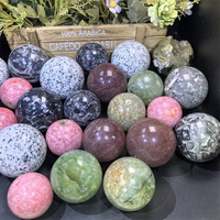 Sphère de rubis naturel poli, coquille de jaspe kiwi, pierre de préhnite, zoïsite, boule de cristal de quartz fraise pour la décoration intérieure