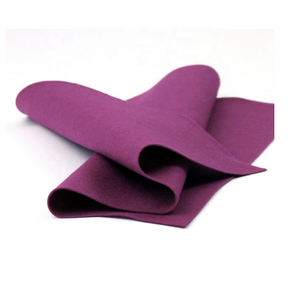 Tela de Fieltro Punzonado 100% Poliéster, Material Suave y Transpirable No Tejido para Aplicaciones en Prendas, Calzado y Bolsos - Product Image 3